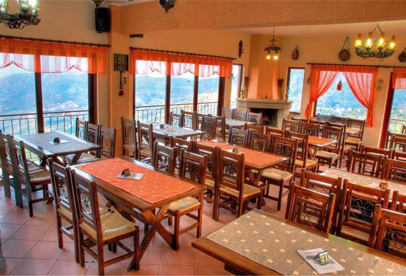 Αποτέλεσμα εικόνας για καλαβρυτα ταβερνες